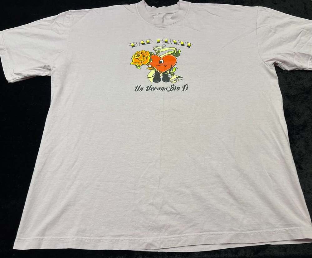 Men XL Bad Bunny Worlds Hottest Tour Un Verano Sin Ti 2022 Official Merch Shirt